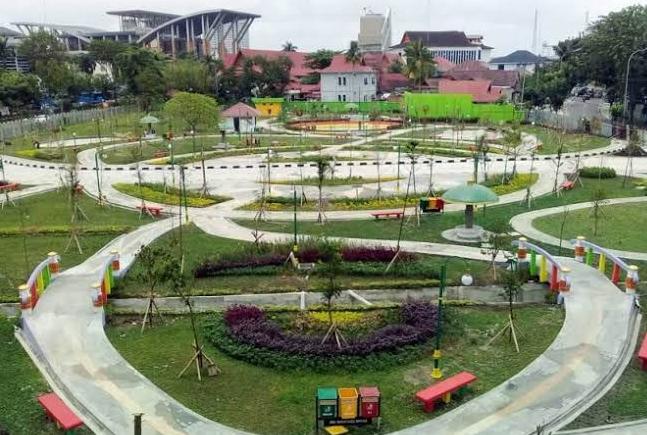 Taman Putri Kaca Mayang