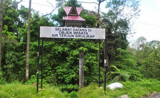 jalan menuju air terjun sikulikap