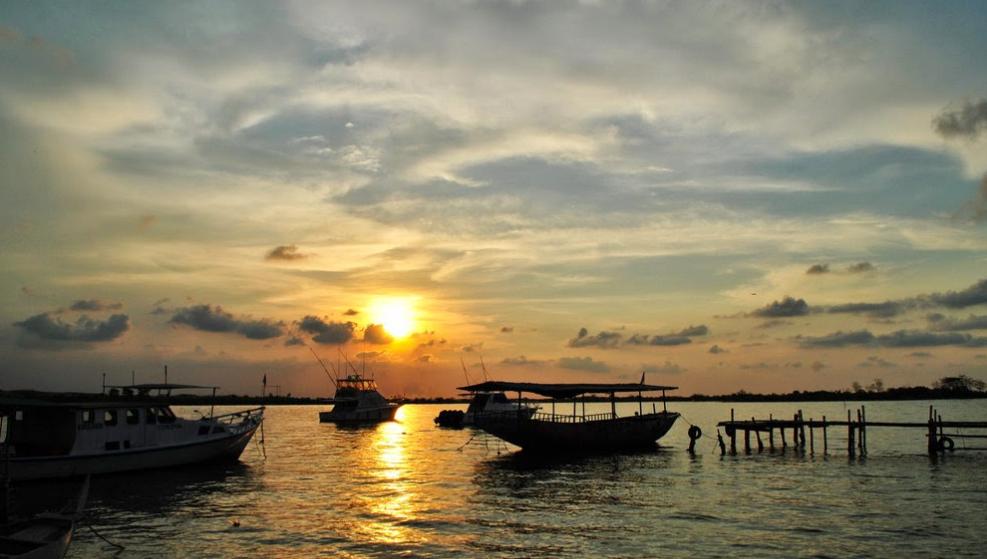 pantai marina semarang ditutup