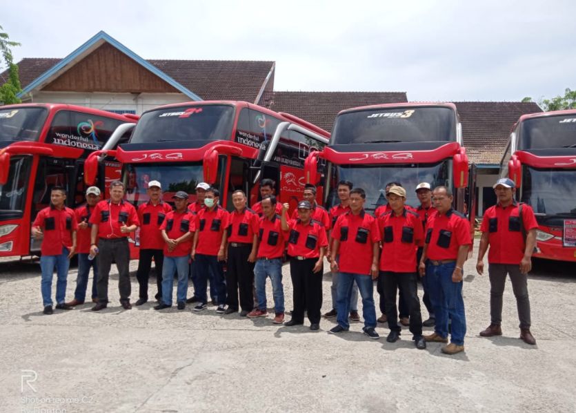 pemilik bus jrg