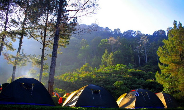 Telaga Saat Camping