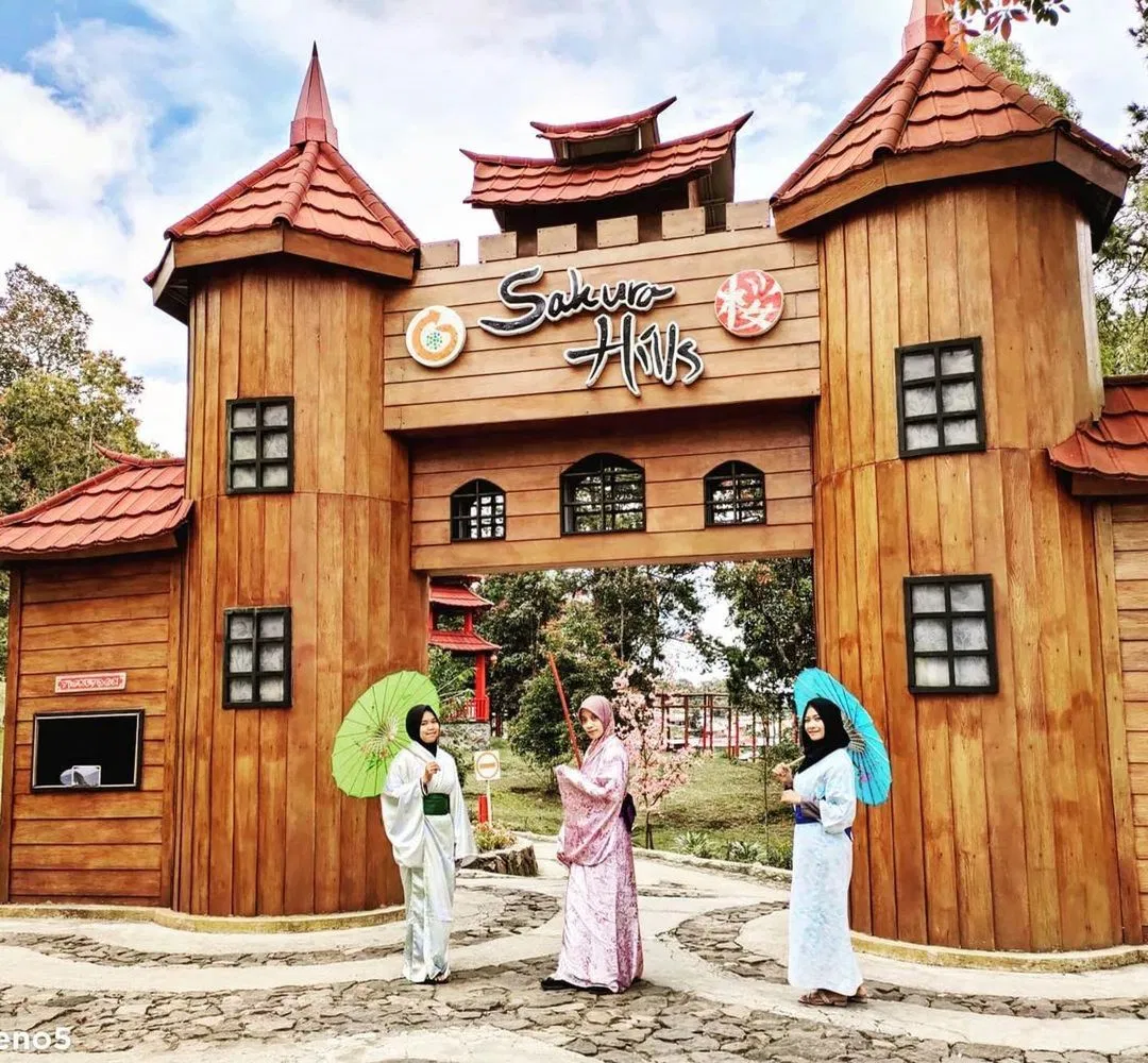 Harga Tiket Masuk Sakura Hill