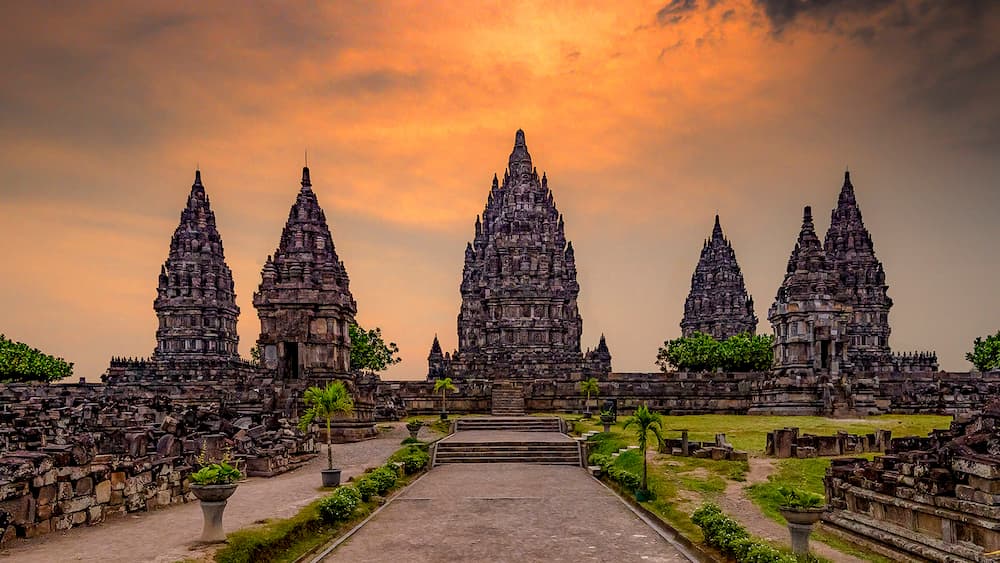 Jam Buka Candi Prambanan