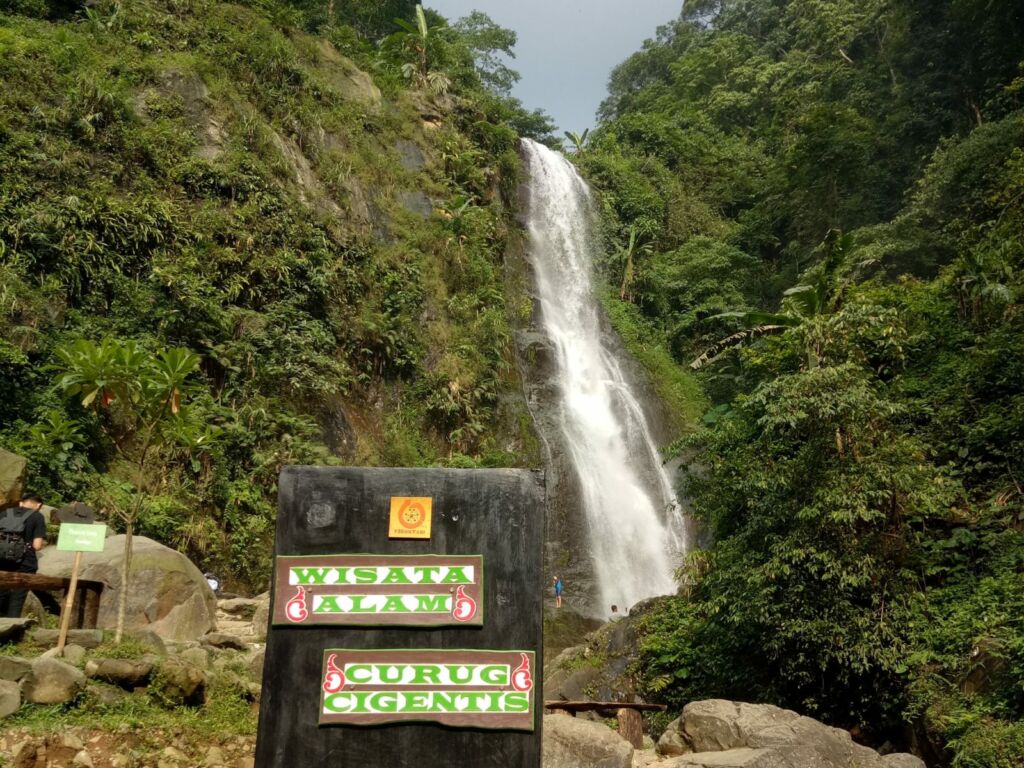 Jam Buka Curug Cigentis