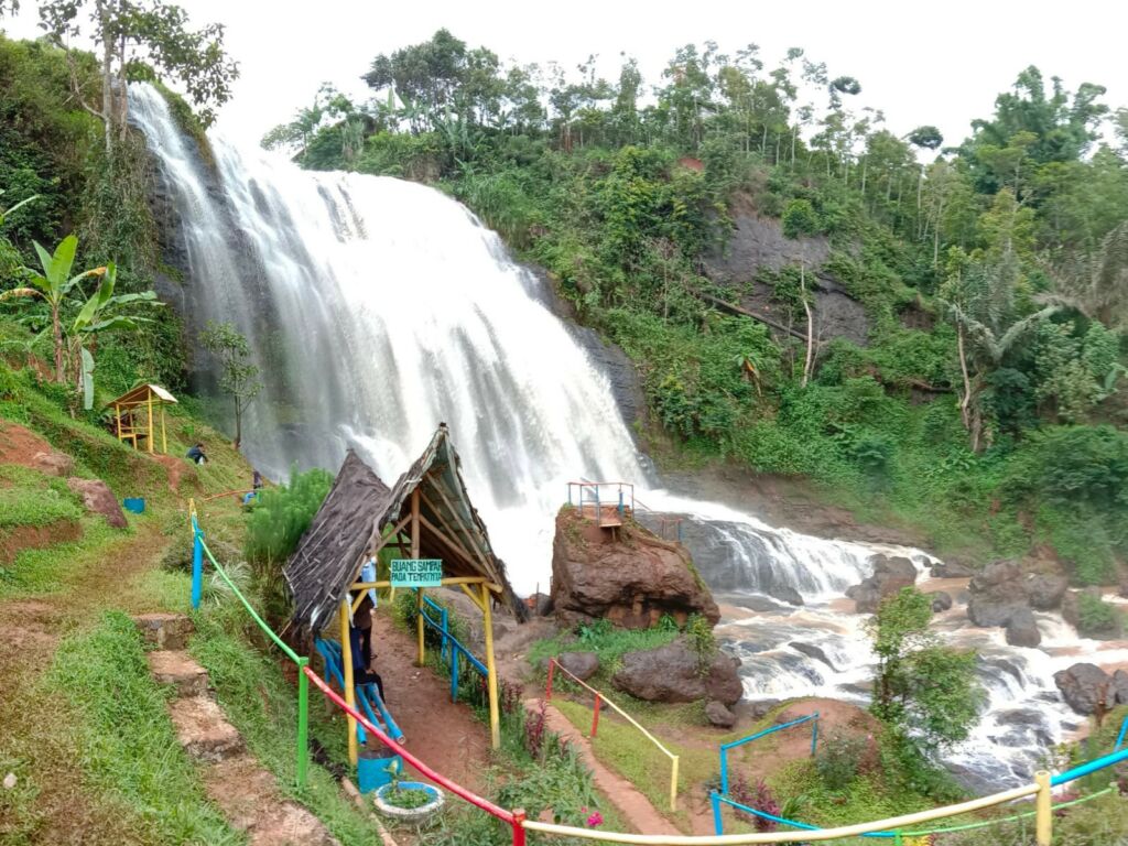 Jam Buka Curug Cikondang