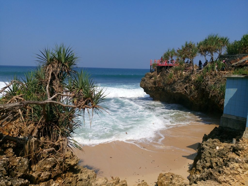 Jam Buka Pantai Ngobaran