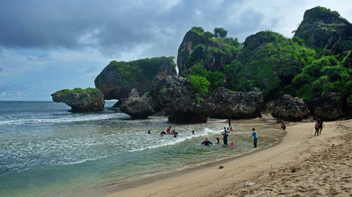 Jam Buka Pantai Siung