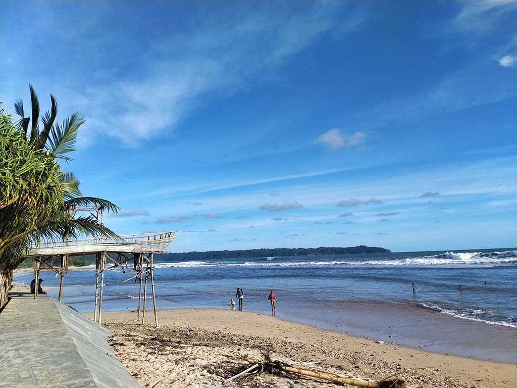 Misteri dan Mitos Pantai Karapyak